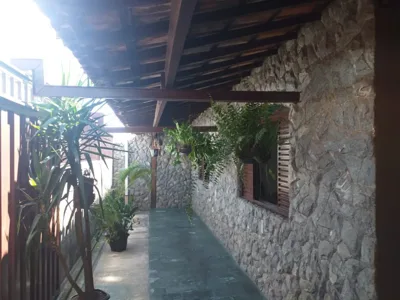 Casa à venda no bairro São Benedito (ref. 221)