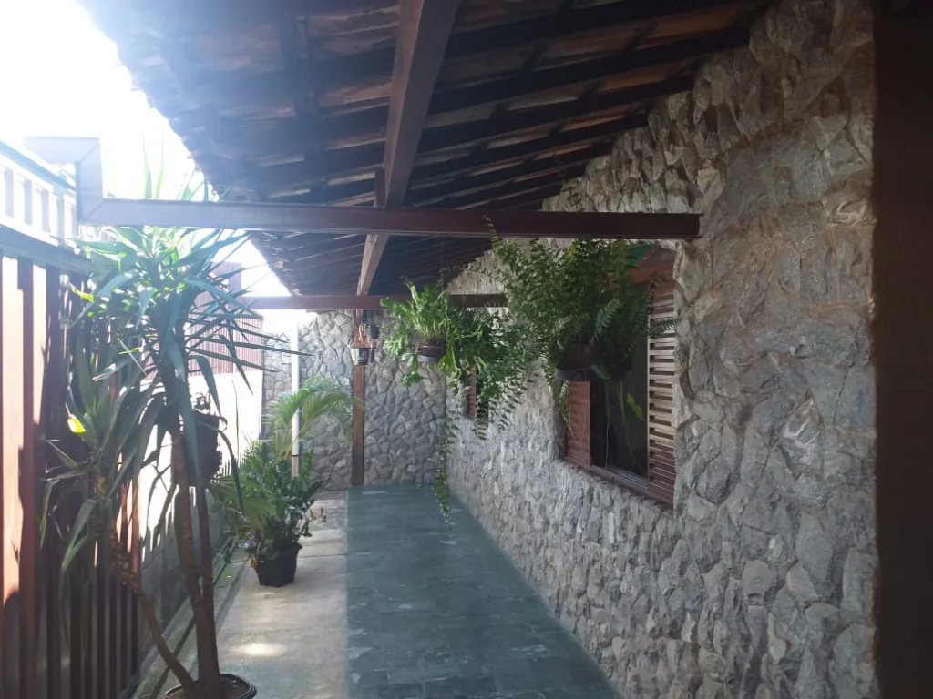 Casa à venda no bairro São Benedito (ref. 221)