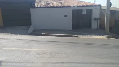 Casa à venda, por R$380.000,00, no Bairro São Benedito Via Colégio - Santa Luzia /MG