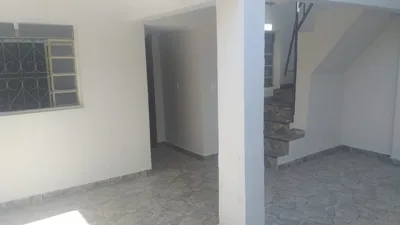 Casa à venda, por R$380.000,00, no Bairro São Benedito Via Colégio - Santa Luzia /MG