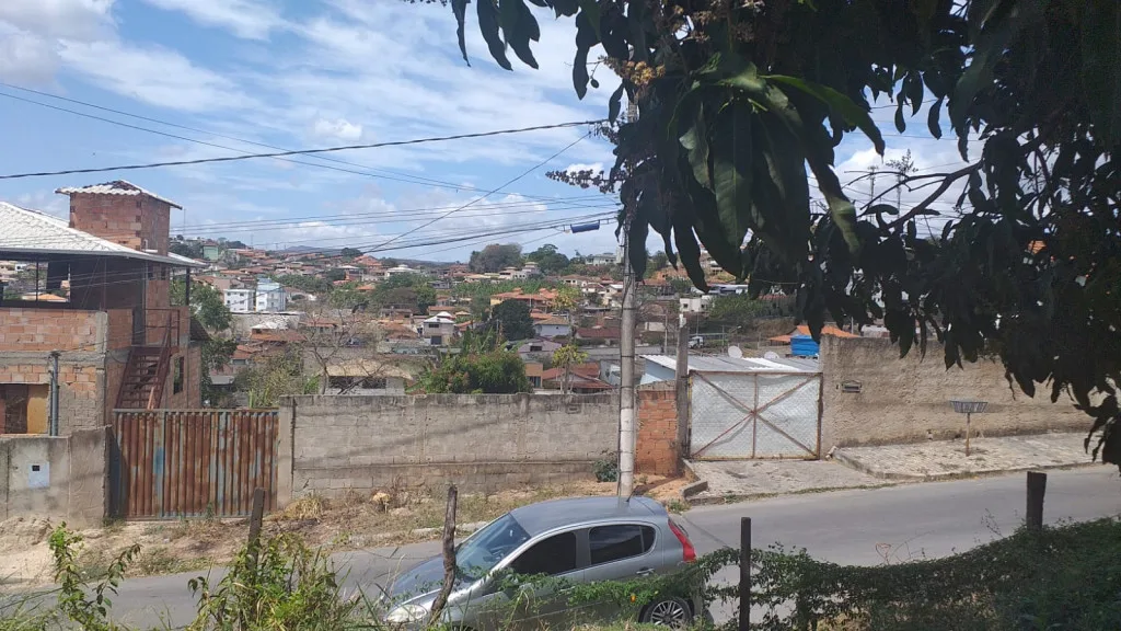 Loteamento - Bairro Adeodato - 360m²