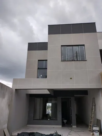 CASA 3 QUARTOS 2 ANDARES