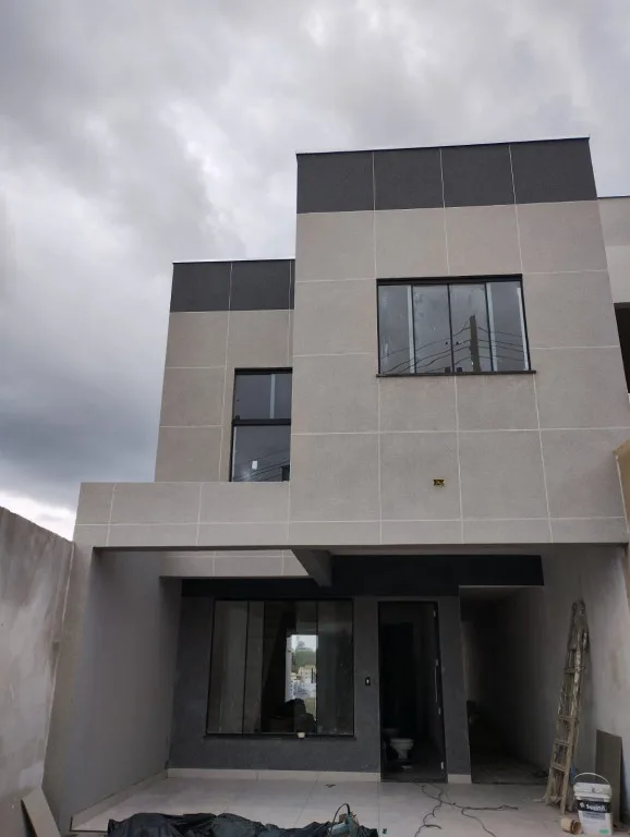 CASA 3 QUARTOS 2 ANDARES