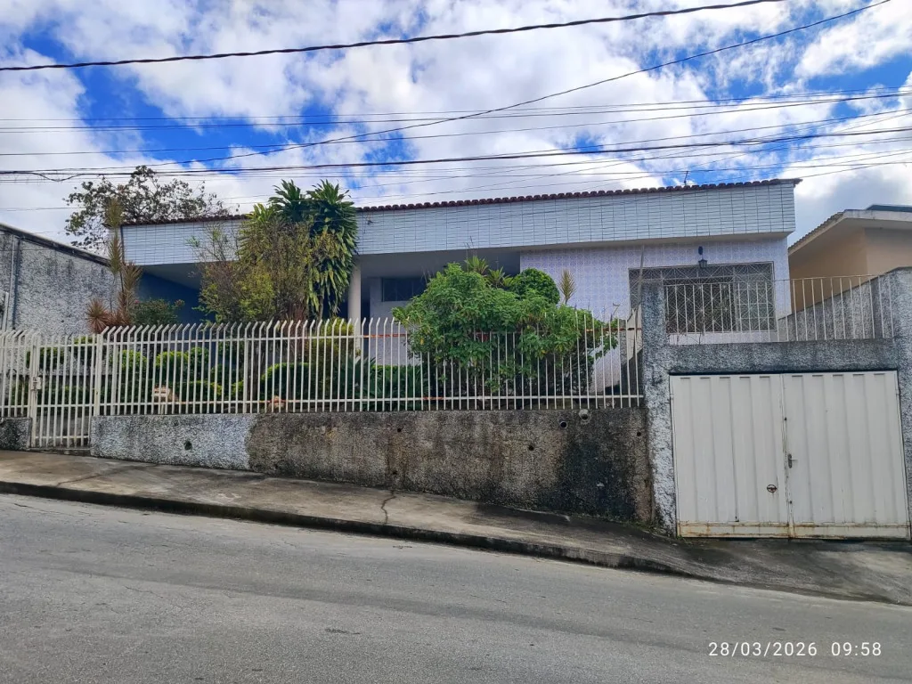 Casa Espaçosa 4 Dormitórios em lote de 414m² Idulipê Santa Luzia