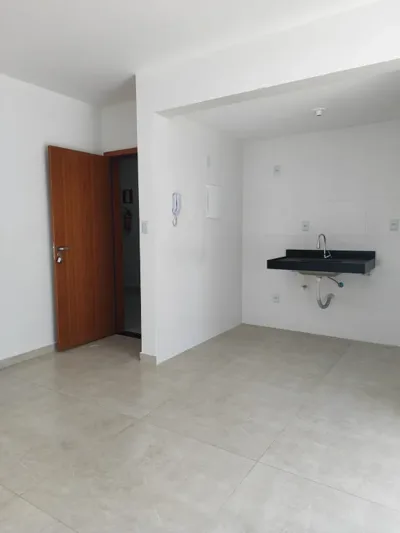 Apartamento à Venda no Bairro Boa Esperança – Santa Luzia/MG – 2 Quartos com Suíte, Sacada e Piso Laminado
