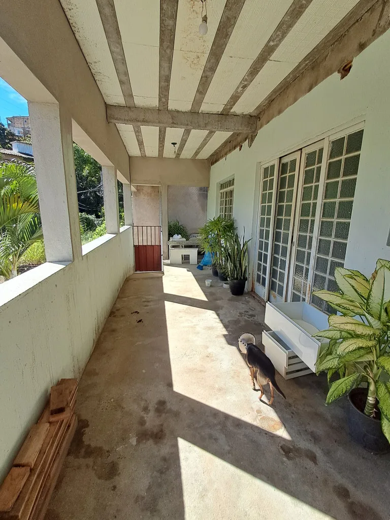 Casa ampla com 4 quartos e 5 vagas no Industrial Americano – Santa Luzia/MG | Aceita Permuta!