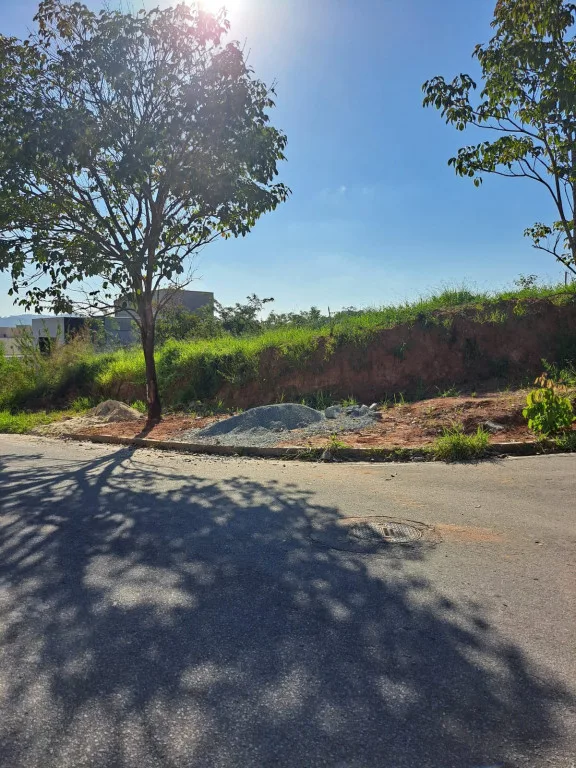Terreno à venda, 546,67 m2 por R$360.000,00 - Novo Centro- Santa Luzia /MG