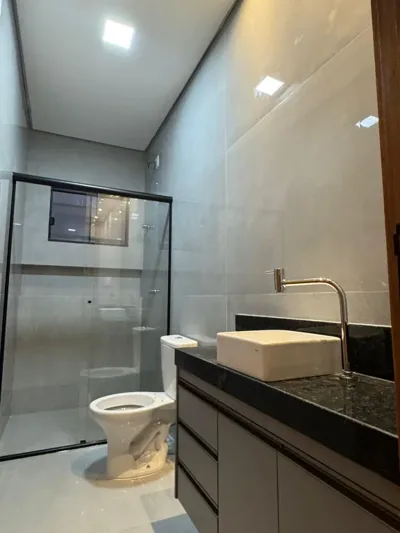 Casa duplex, à venda, 3 quartos, sendo um suíte, em lote de 180,00m², por R$598.000,00 - Novo Centro- Santa Luzia/MG