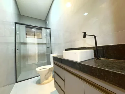 Casa duplex, à venda, 3 quartos, sendo um suíte, em lote de 180,00m², por R$598.000,00 - Novo Centro- Santa Luzia/MG