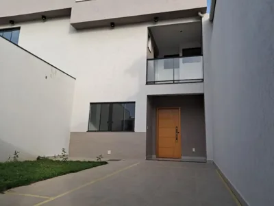 Casa Duplex com 3 quartos sendo um suíte, à venda por R$650.000,00 no Bairro Liberdade em Santa Luzia MG.