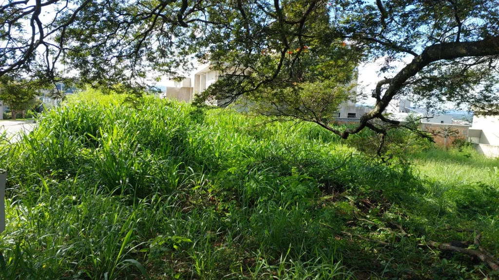 Lote Amplo em Condomínio Estância dos Lagos - Santa Luzia